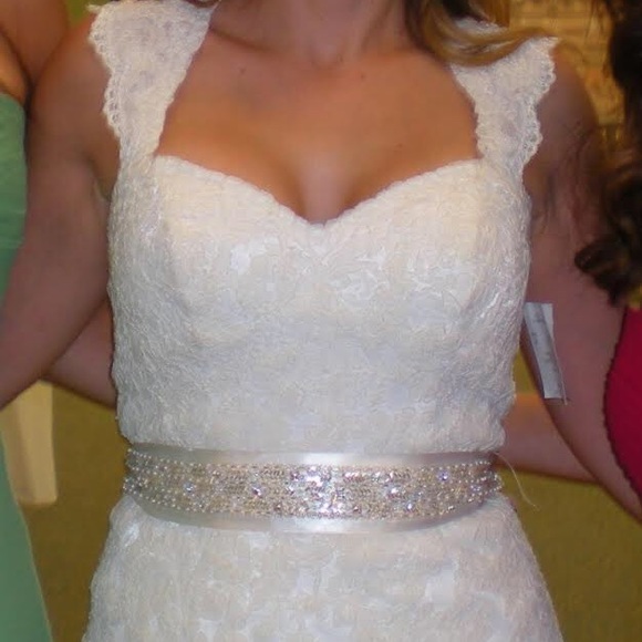 Wedding dress Ivory size 2 - Picture 5 of 6
